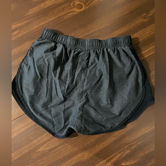 Nike shorts - Picture 2 of 3